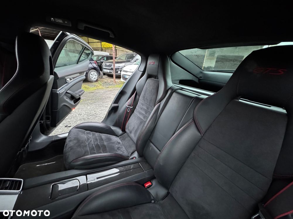 Porsche Panamera GTS PDK - 18