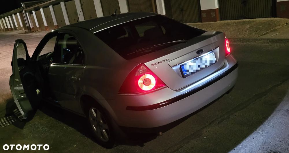 Ford Mondeo 1.8 Silver X - 35