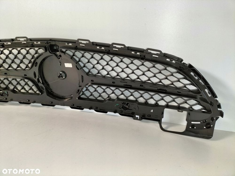 atrapa kratka grill mercedes c klasa w206 21- amg - 5