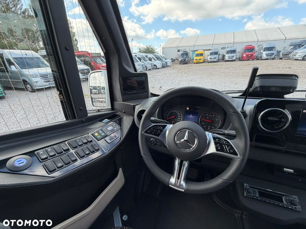 Mercedes-Benz Sprinter 519 - 19