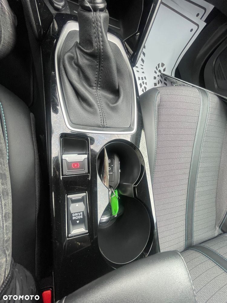 Peugeot 2008 BlueHDi 110 Allure Pack - 26