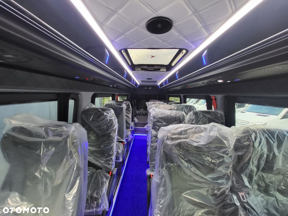 Mercedes-Benz Sprinter 517 CDI - NOWY! - 24 miejsca + 3  stojące - 15