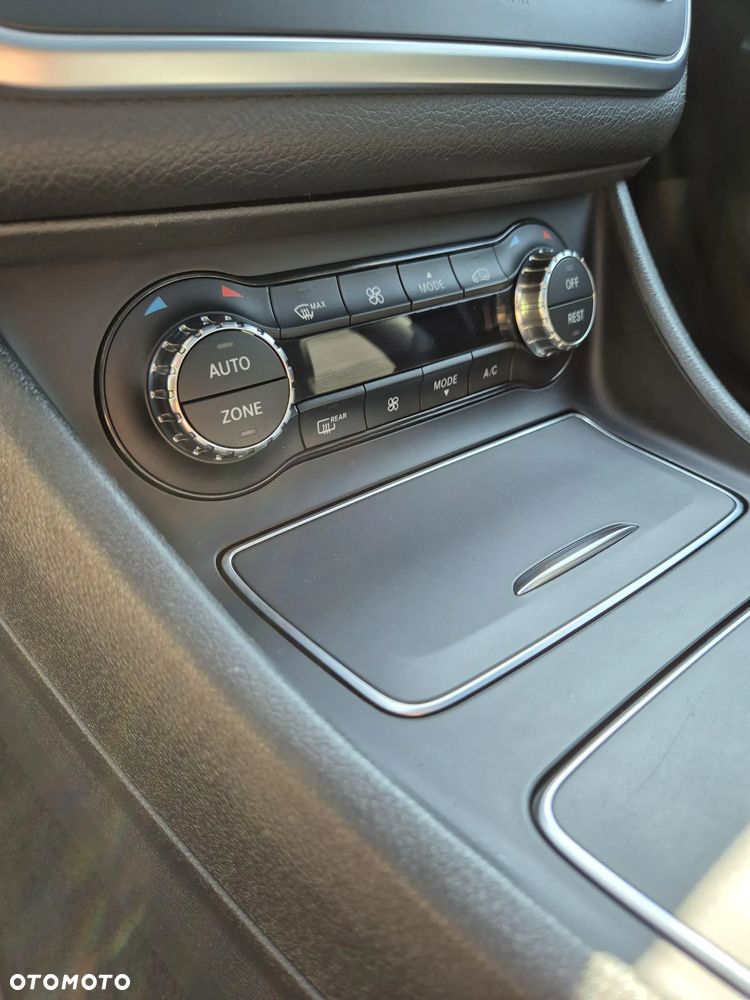 Mercedes-Benz GLA - 19