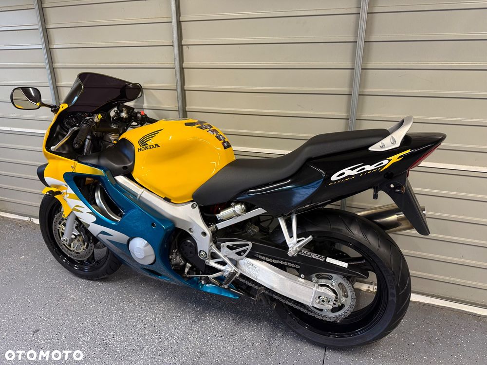 Honda CBR - 13
