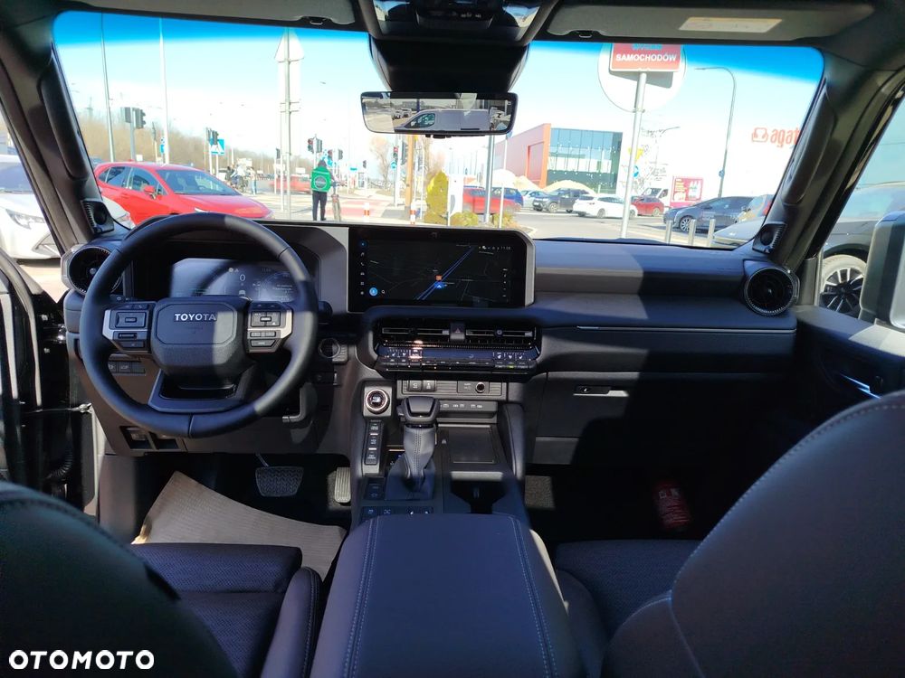 Toyota Land Cruiser - 20