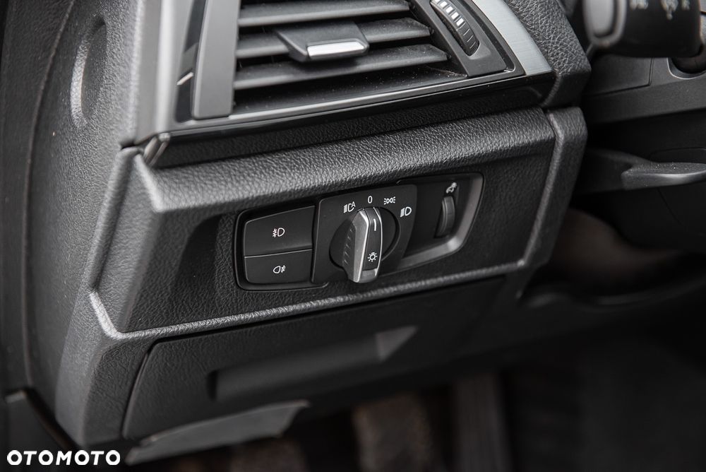 BMW Seria 1 116i Sport Line - 29