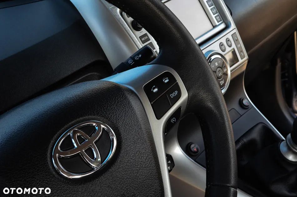 Toyota Verso 1.6 Premium 7os - 35