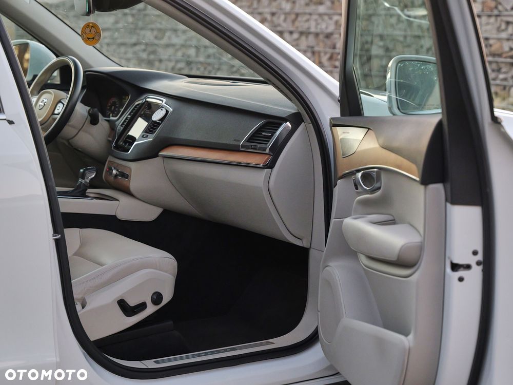 Volvo XC 90 - 17