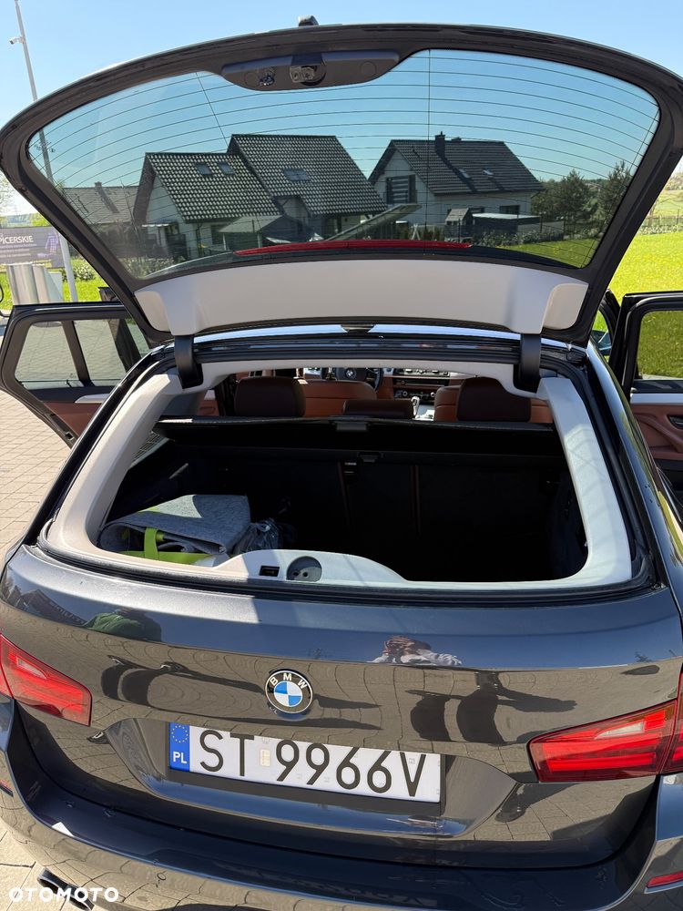 BMW Seria 5 520d xDrive - 14