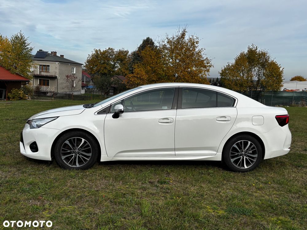 Toyota Avensis 2017 photo 4