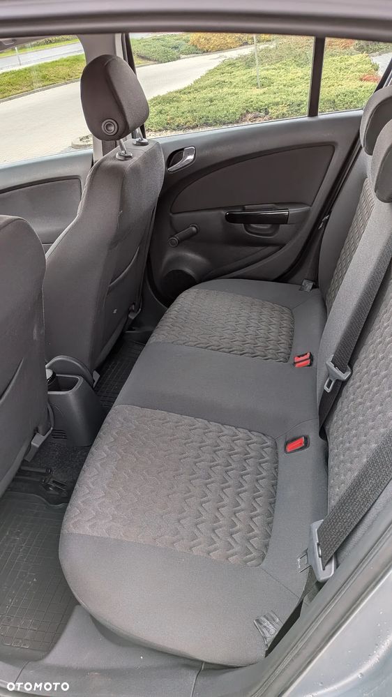 Opel Corsa 1.4 16V Cosmo - 12