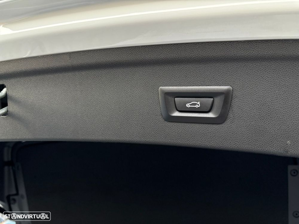 BMW iX xDrive 40 Pack Desportivo - 29
