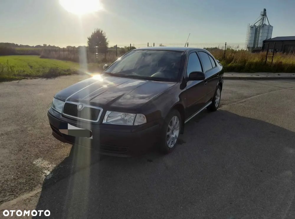 Skoda Octavia 1.6 Tour Sport - 1