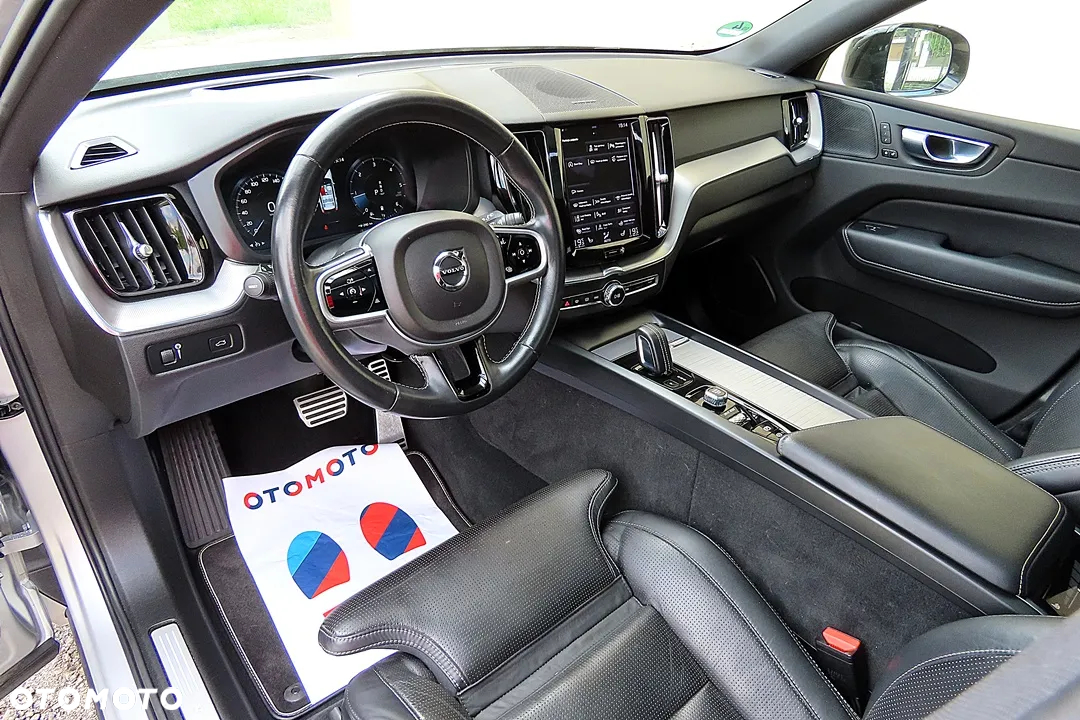 Volvo XC 60 B5 D AWD Ultimate Dark - 39