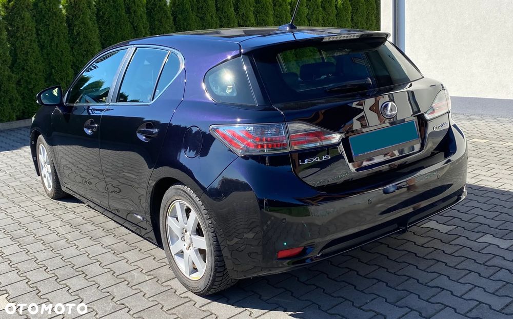 Lexus CT - 7