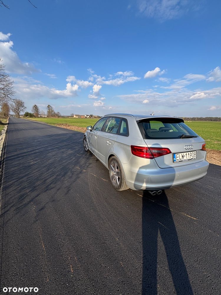 Audi A3 Sportback 1.4 TFSI Ambiente - 2