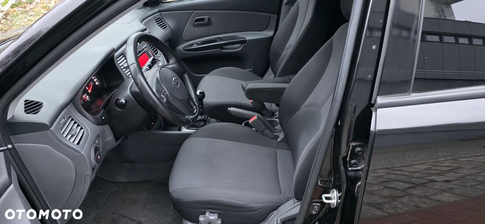 Kia Rio 1.4 Family + - 22