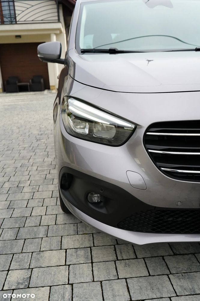 Mercedes-Benz Klasa T 180 d Automatik Edition - 29