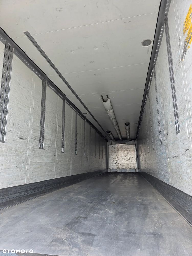 Schmitz Cargobull SKO 24 - 9