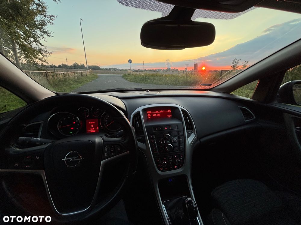 Opel Astra IV 1.6 T Cosmo - 26