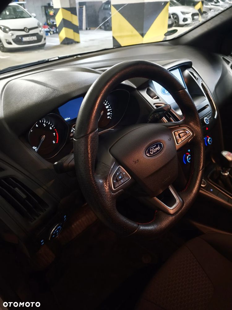 Ford Focus 1.5 EcoBoost ST-Line ASS - 11