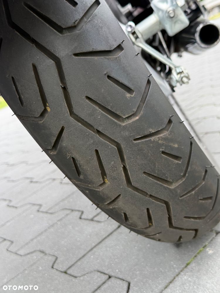 Suzuki Intruder - 11