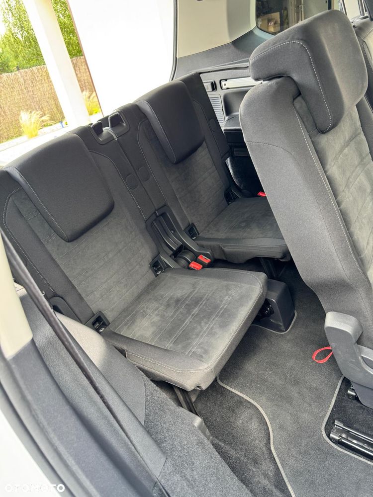 Volkswagen Touran - 9