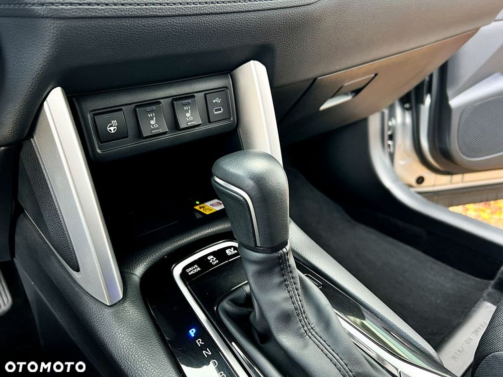 Toyota Corolla Cross - 13