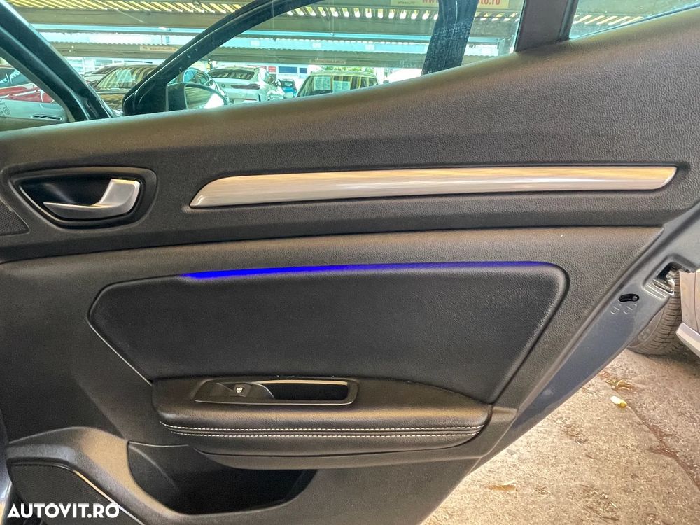 Renault Megane TCe 140 GPF EDC INTENS - 23