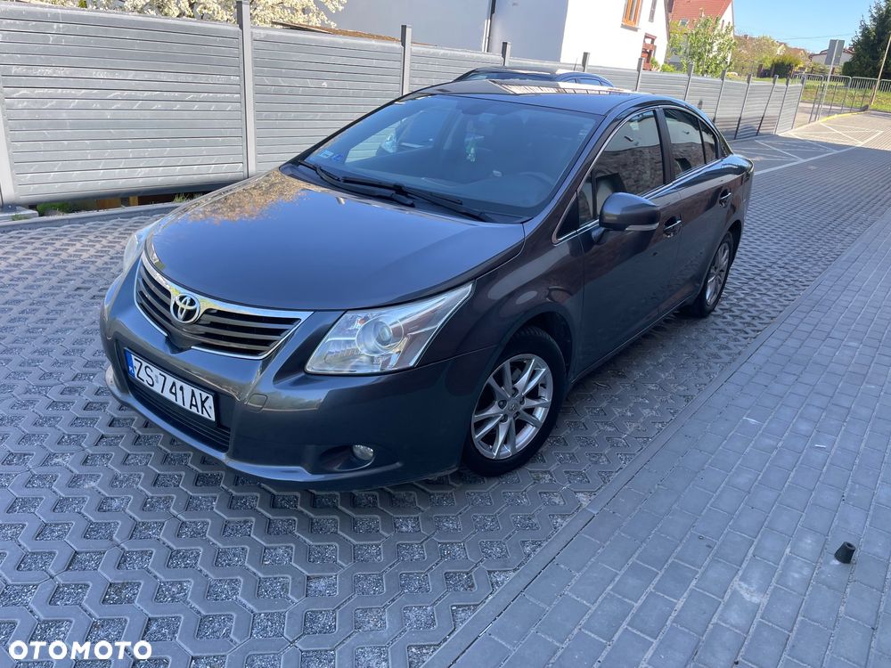 Toyota Avensis - 2