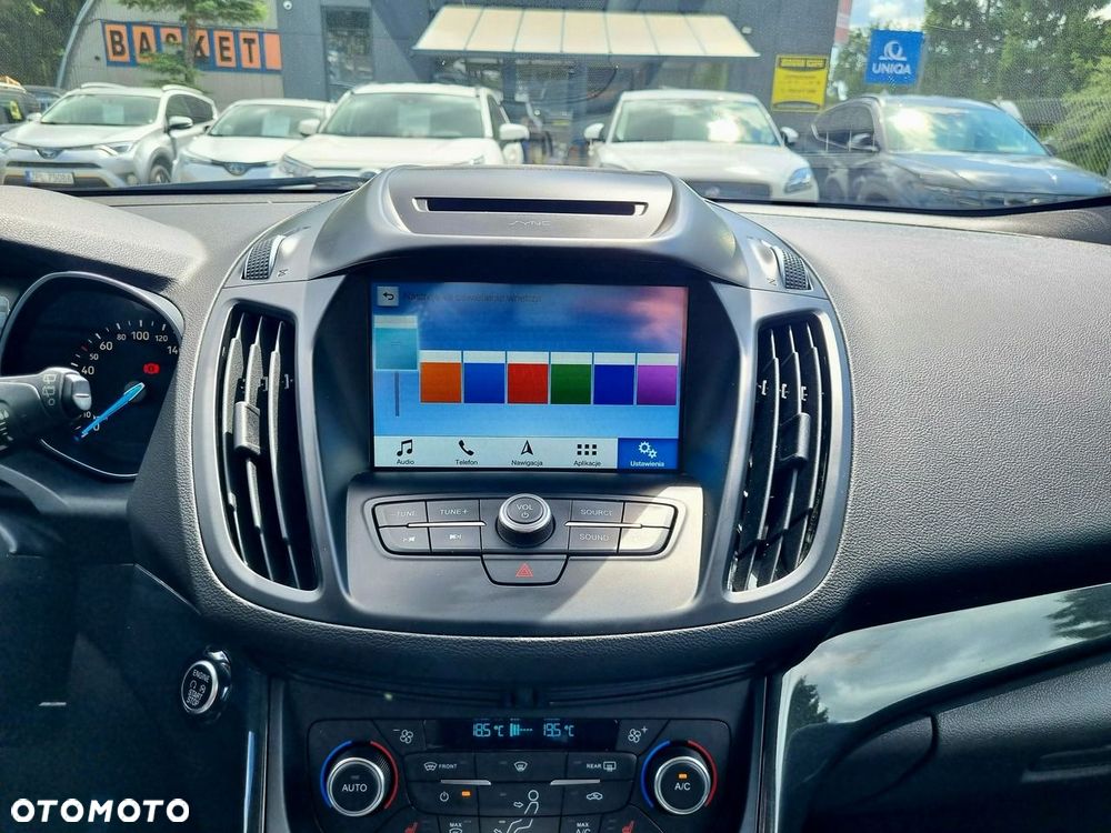Ford Kuga 1.5 EcoBoost 2x4 Titanium - 25