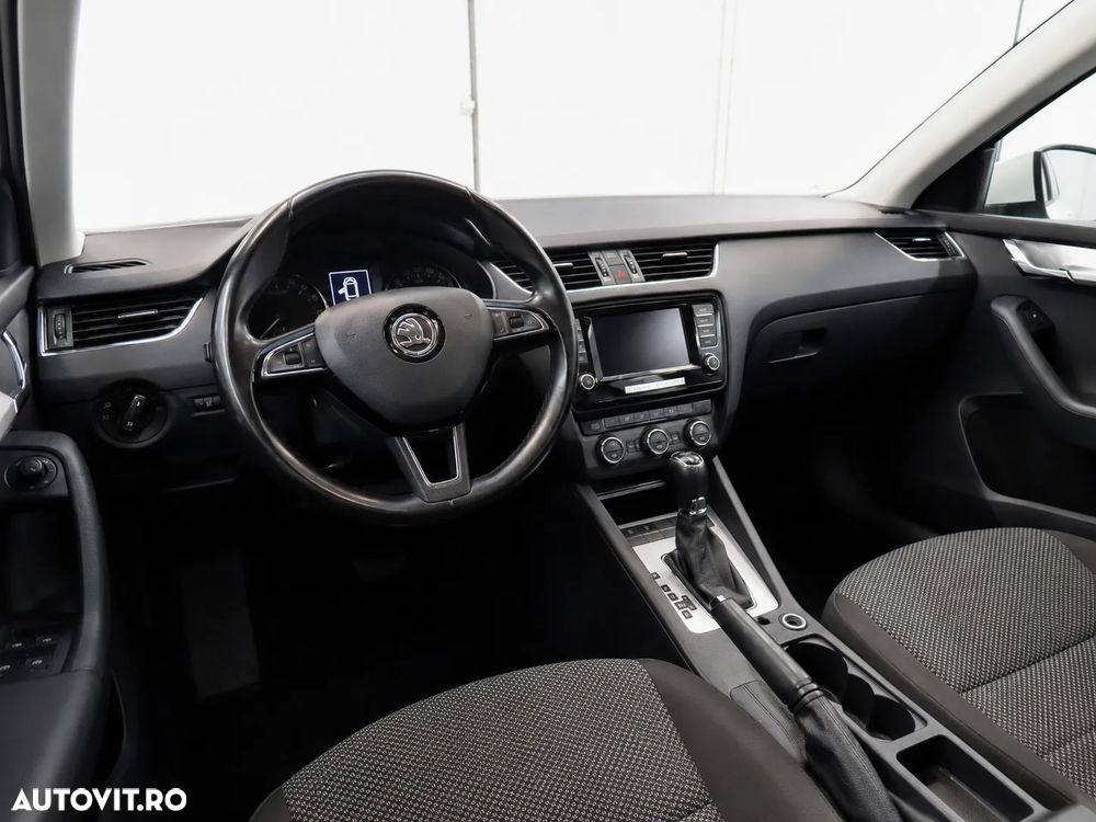 Skoda Octavia 1.6 TDI DSG Ambition - 4