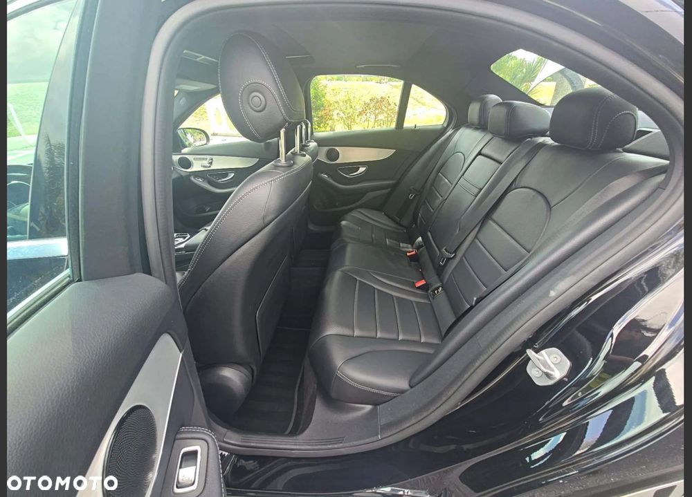 Mercedes-Benz Klasa C 300 9G-TRONIC - 13
