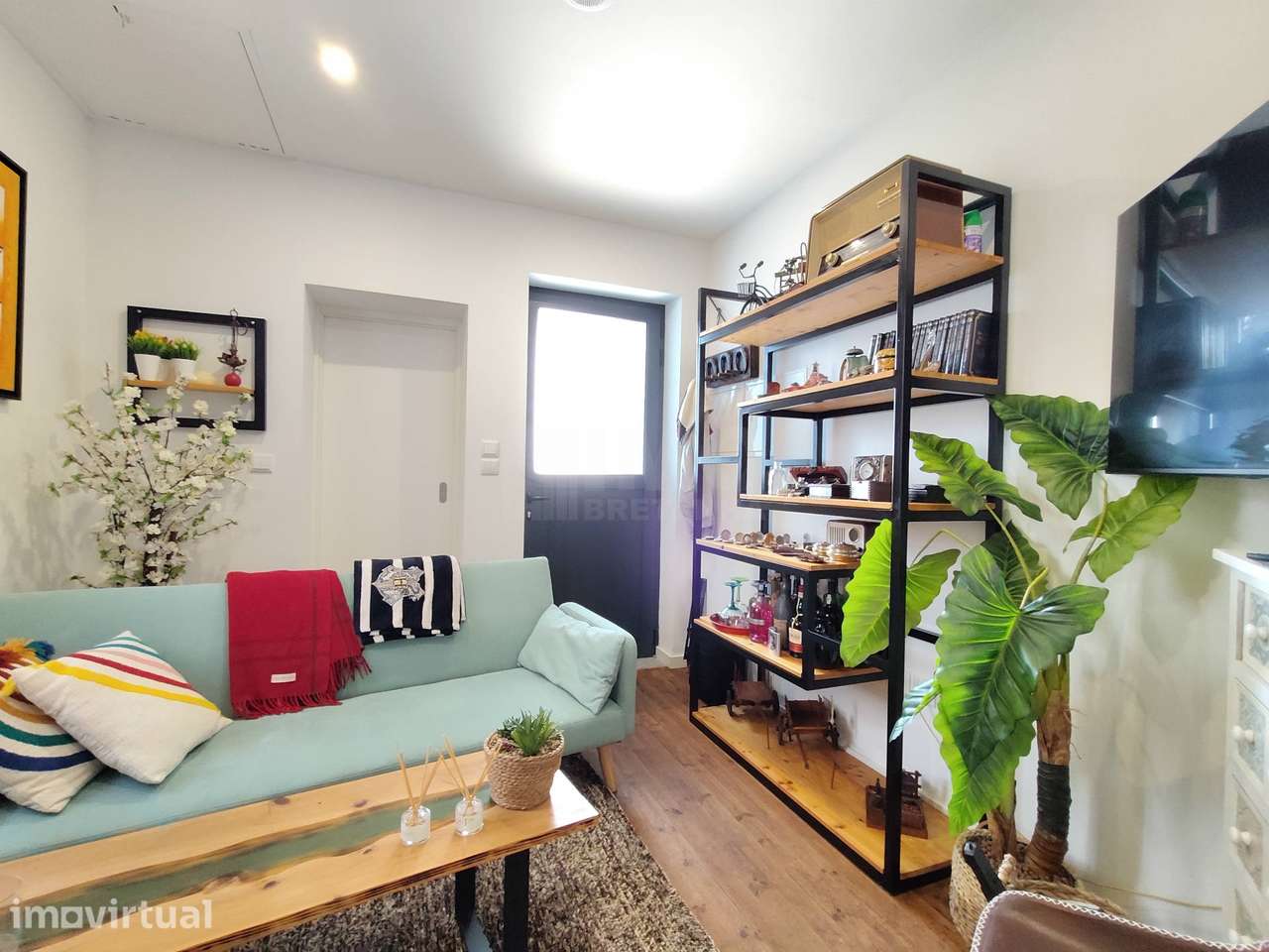 Moradia T1 Duplex Renovada c/ Quintal / Jardim / Piscina - Grande imagem: 3/50