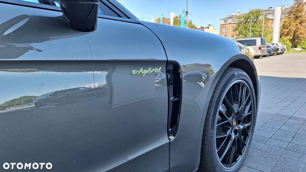 Porsche Panamera 4 E-Hybrid - 17