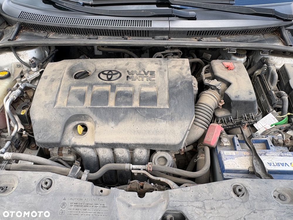Toyota Avensis 1.8 Active - 16
