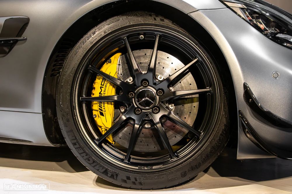 Mercedes-Benz AMG GT R - 6