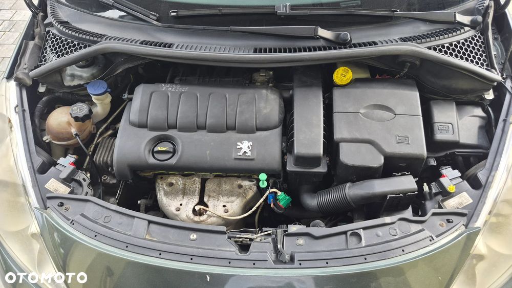 Peugeot 207 1.4 16V Trendy - 8
