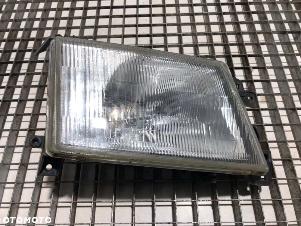 REFLEKTOR PRAWY PRZÓD  SUBARU FORESTER (SF_) 1997 - 2002 2.0 AWD (SF5) 92 kW [125 KM] benzyna 1998 - 2