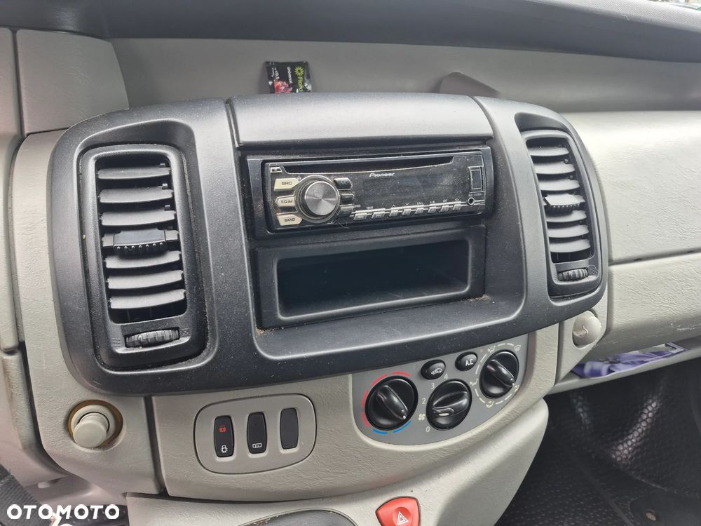 Opel Vivaro - 14