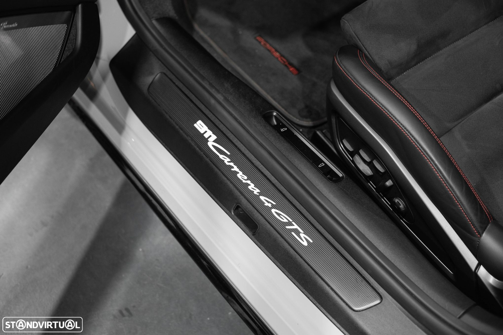 Porsche 911 (992) Carrera 4 GTS PDK - 33