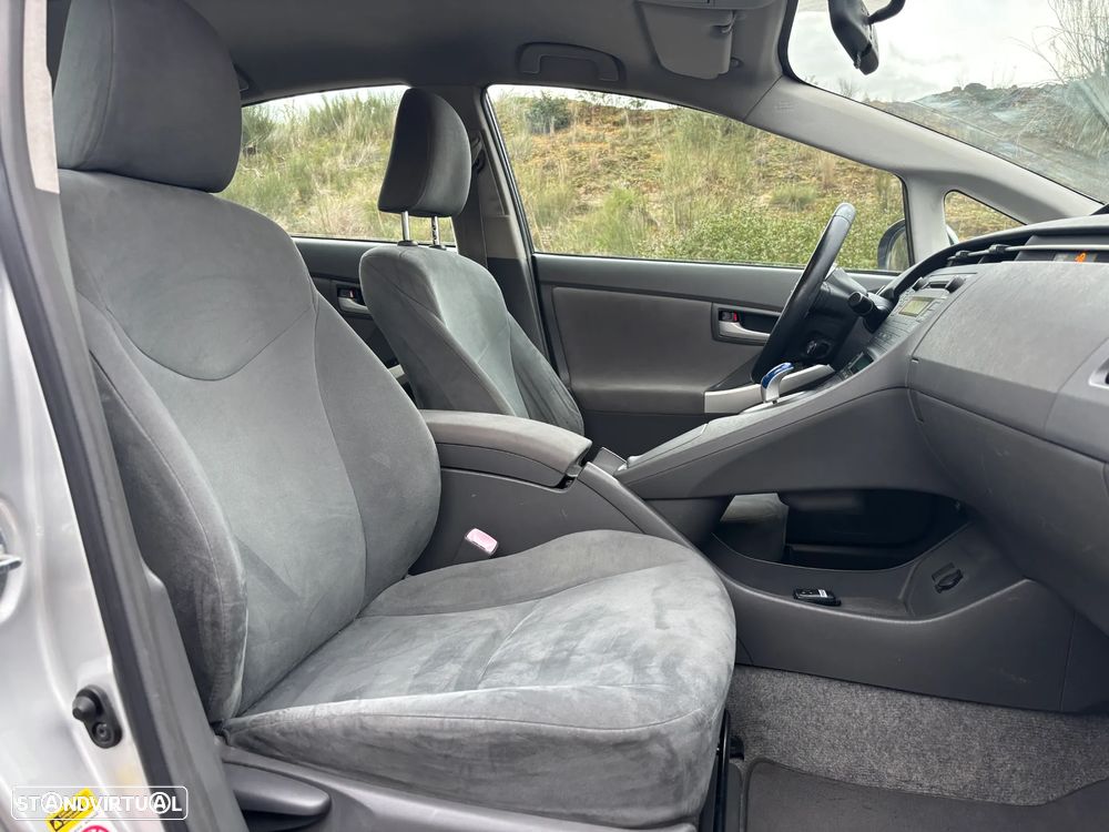 Toyota Prius 1.8 Premium - 27