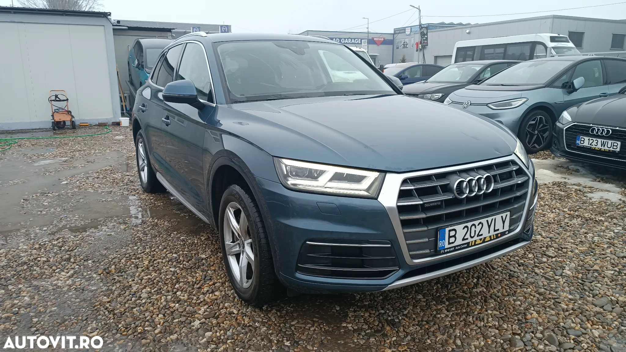 Audi Q5 2.0 40 TDI quattro S tronic Basic - 2