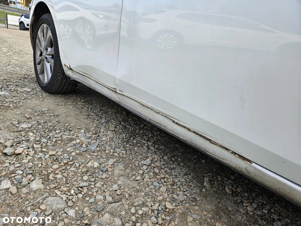 Toyota Auris 1.8 HSD Luna - 11