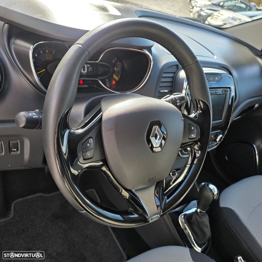 Renault Captur 1.2 TCe Exclusive EDC - 19