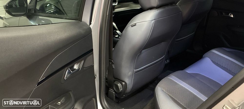 Peugeot e-2008 50 kWh Allure Pack - 6