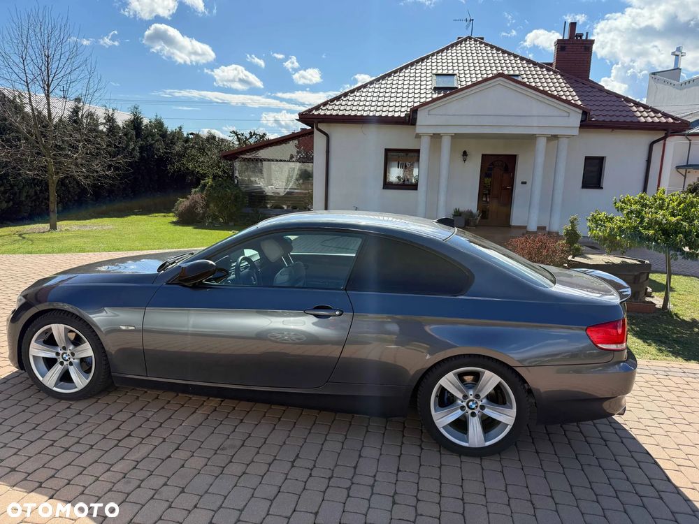 BMW Seria 3 320i - 4