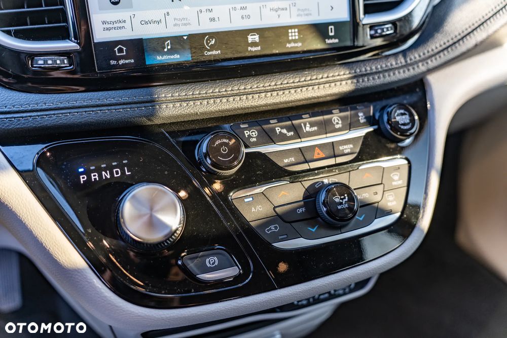 Chrysler Pacifica - 24