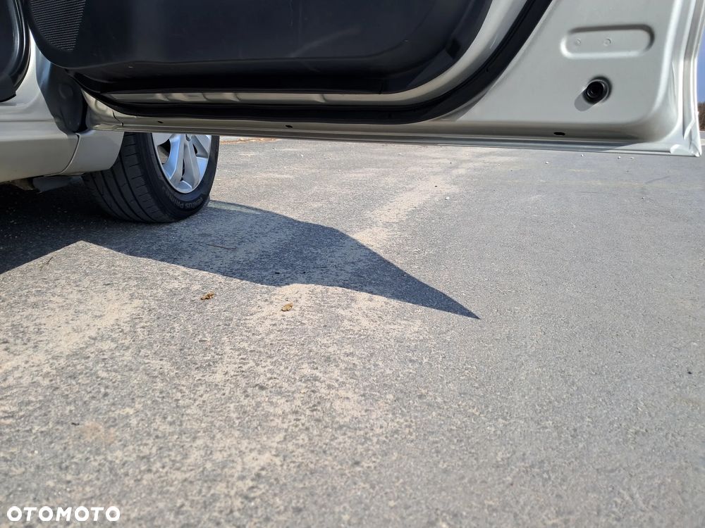 Toyota Yaris 1.33 Sol - 30