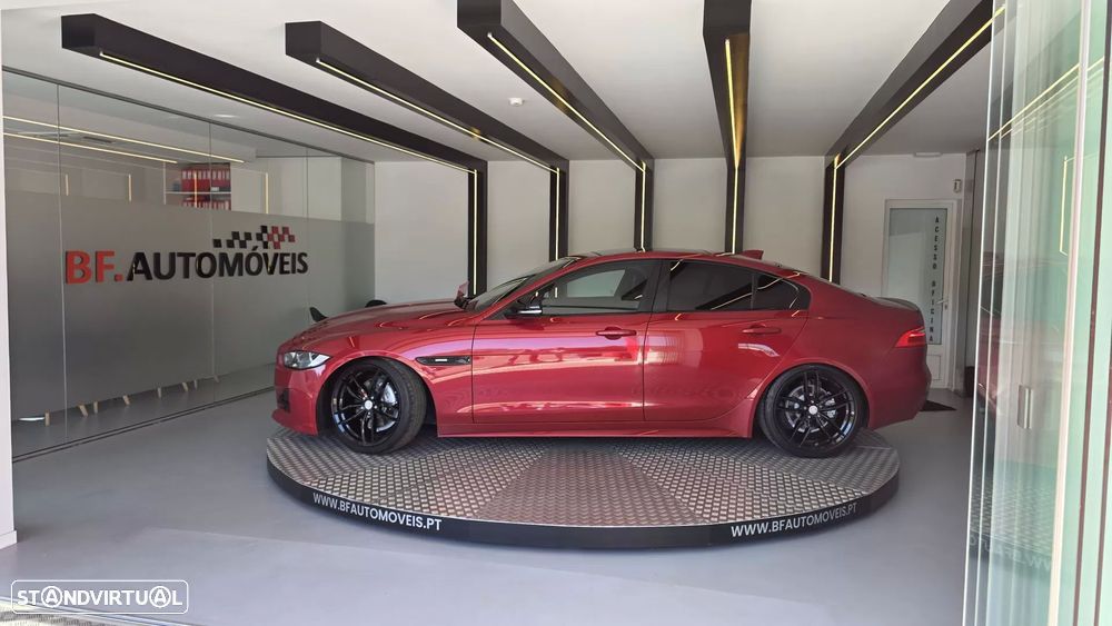 Jaguar XE 2.0 D R-Sport - 12